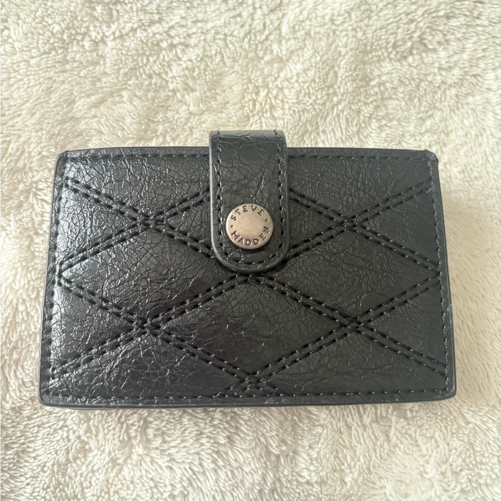 Steve Madden Quilted Black Card Holder